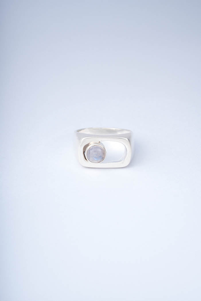 Bij - Moonstone(ムーンストーン)