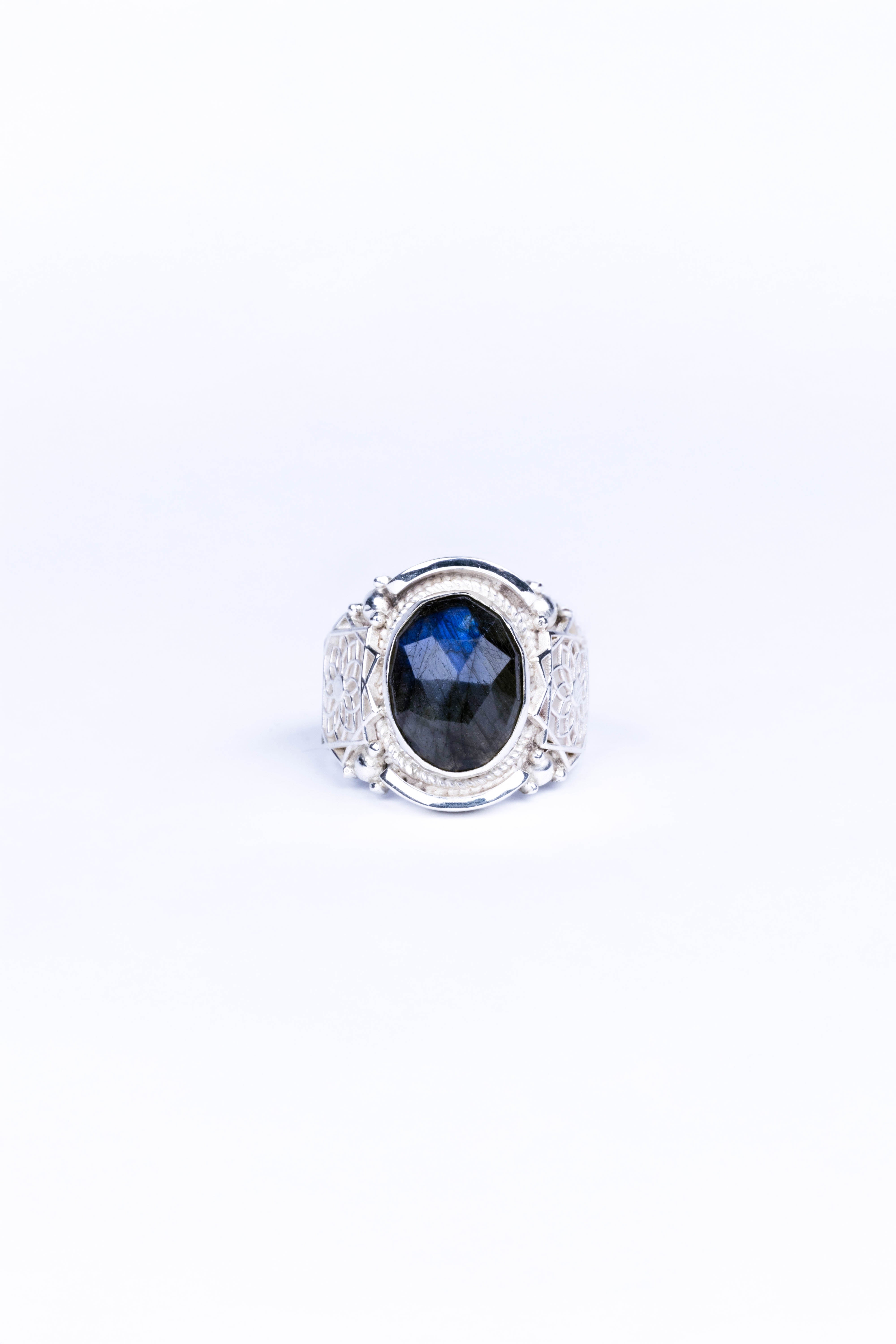 Chakra - Sahasrara - Labradorite（ラブラドライト）